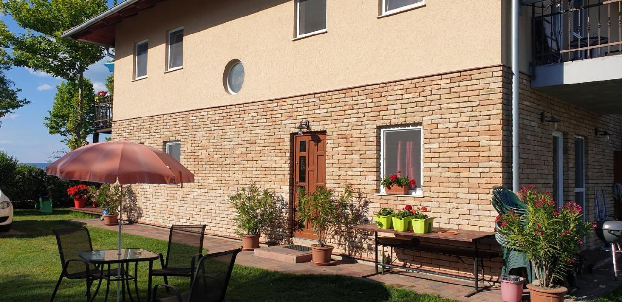 Wellapartman Zamárdi Exterior foto